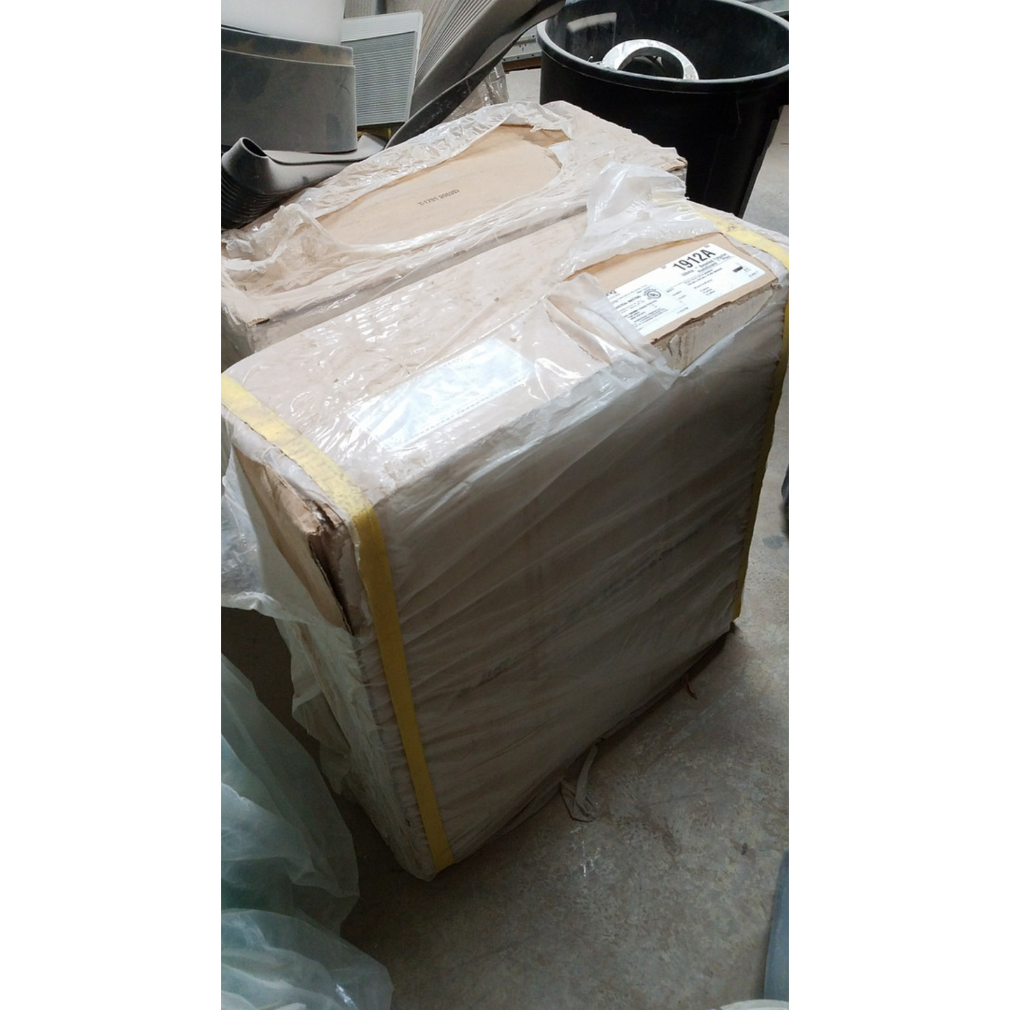 Armstrong Acoustical Ceiling Tile 1912a Ultima Humiguard Plus Beveled Tegular, 24x24x3/4 In., (12 unid./caja)