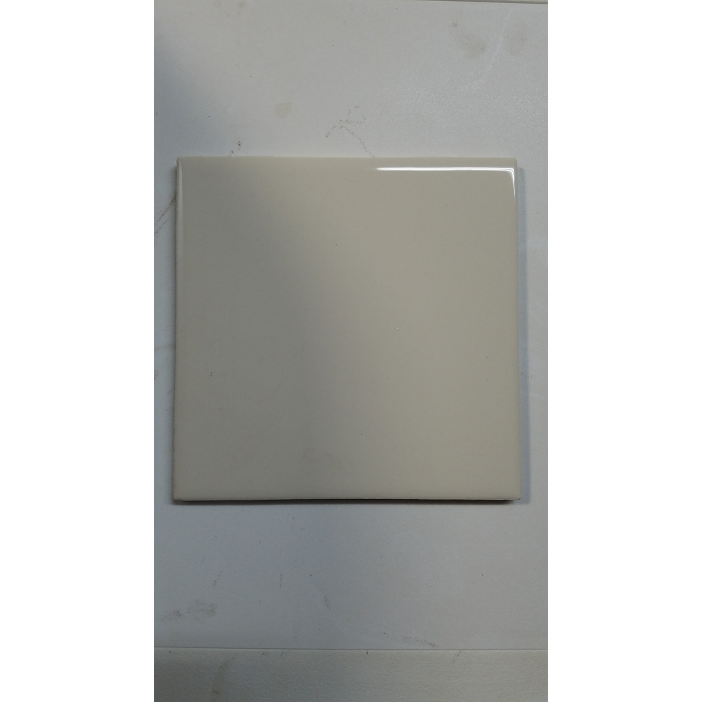 6"x6" Wall Tile-Almond (0135)   (50 unid./caja) Se vende por caja - 12.5 p2/caja
