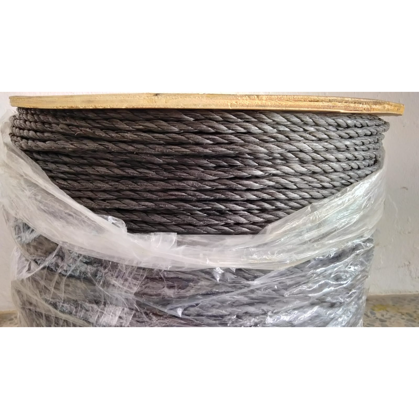 Rope 1/4" x 4,000' roll- UV Treated - Black / MBS 1250 / Polypropylene